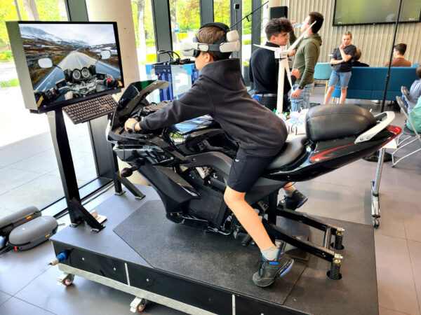 symulator jazdy motocyklem po miescie