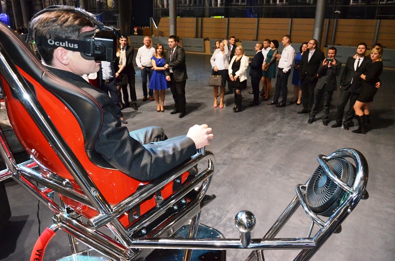 kino Symulator jazdy roller coaster kolejki górskiej wynajem i platforma 9D ruchu z oculus rift na imprezy