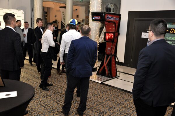 Automat siłowy do gry boxer wynajem